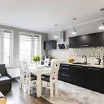 New Old Town - 54m2 - 6 Beds - New Bulding - Lift Apartament *