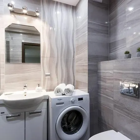 New Old Town - 54m2 - 6 Beds - New Bulding - Lift דירה